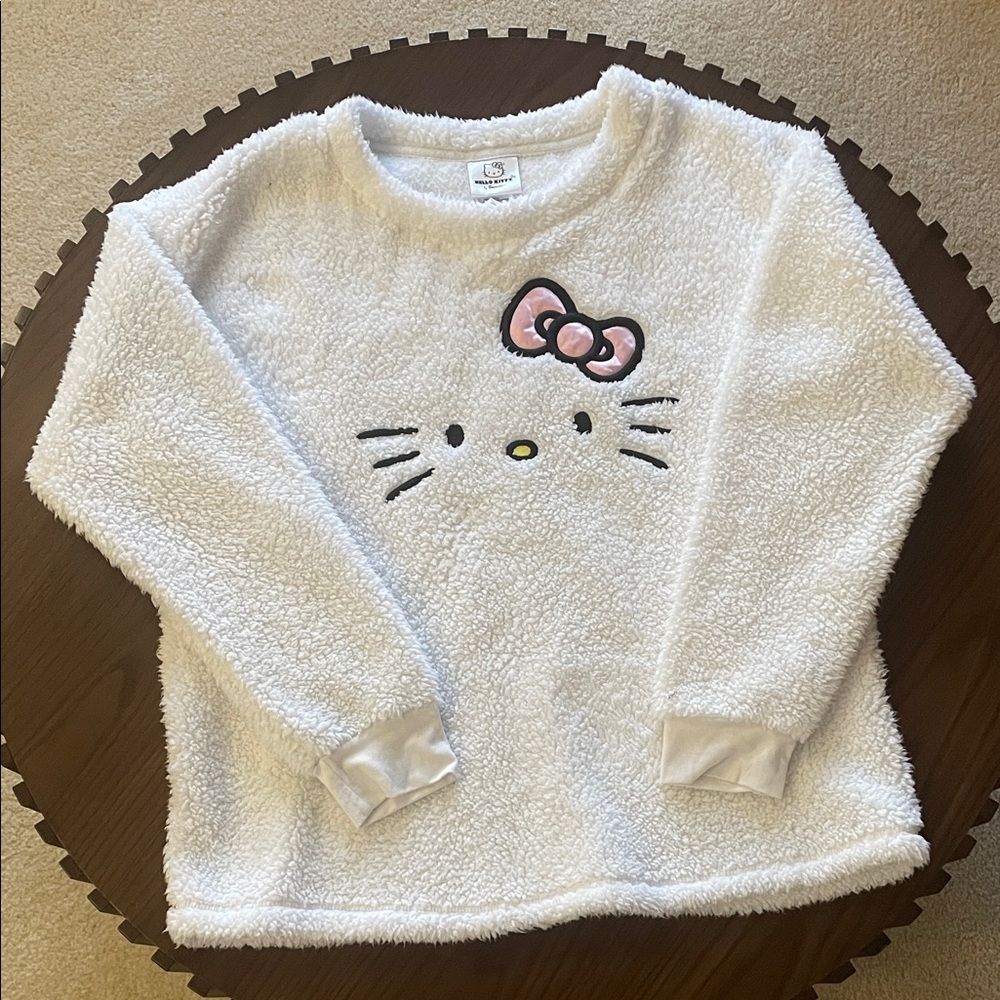 Teen girl Hello Kitty White Fuzzy Sweater/Crewneck Sleep Wear